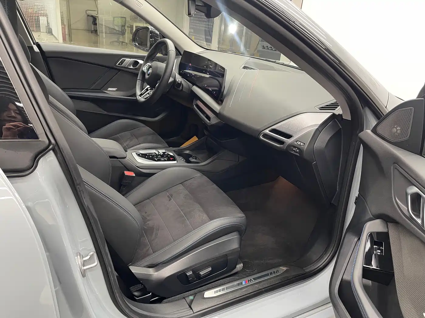 BMW 2 Series 2025 225L M Sport Package фото 16