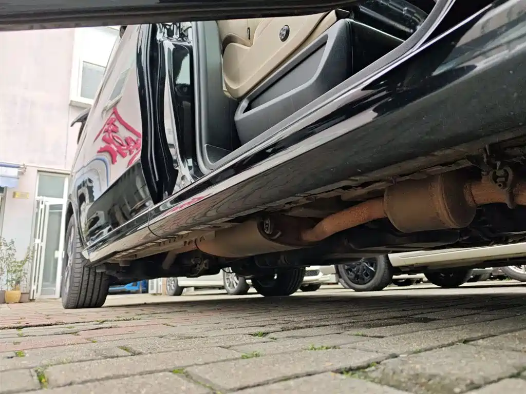 Mercedes-Benz V-Class 2021 V 260 L Long Wheelbase Premium Edition фото 19