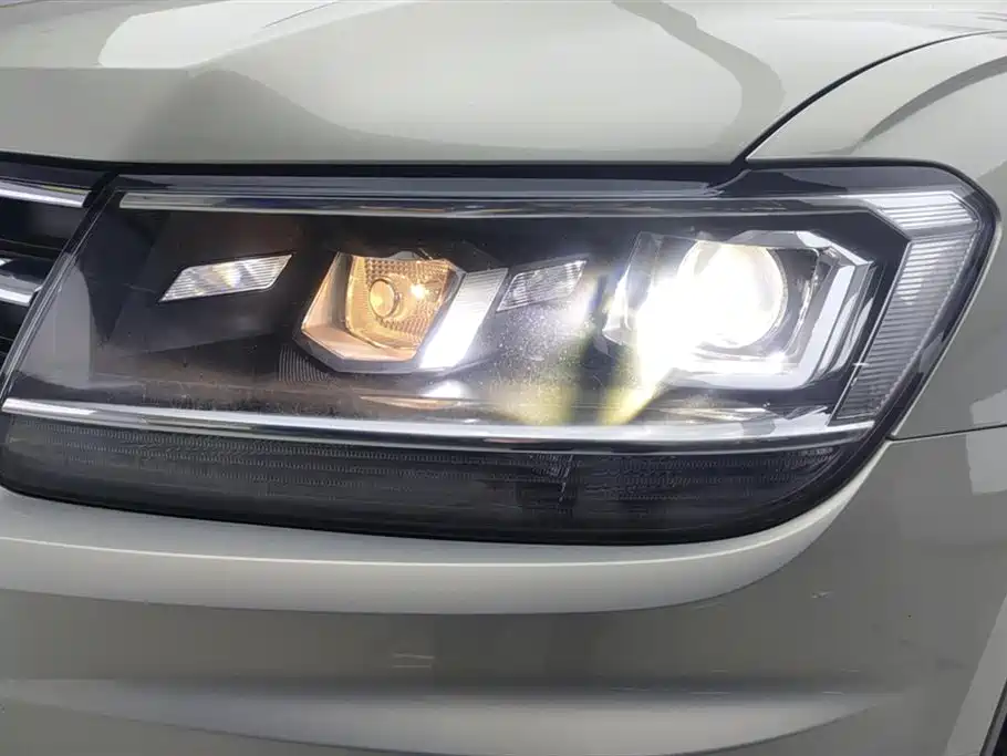 Volkswagen Tiguan L 2017 330TSI Automatic 2WD Trend Edition фото 5