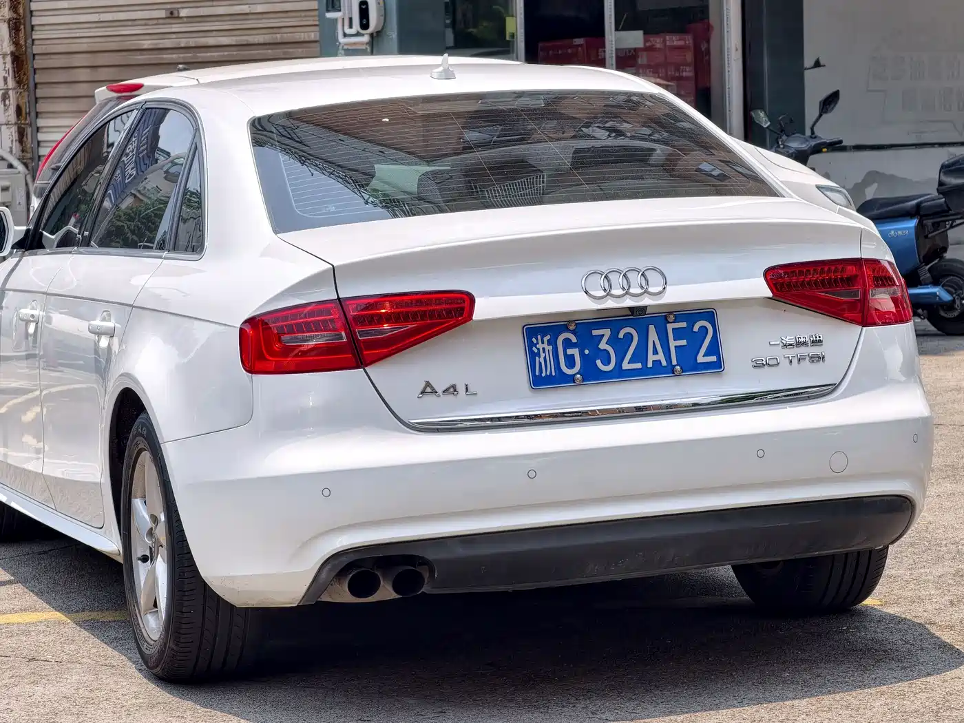 Audi A4L 2016 30 TFSI Collector's Edition Automatic Comfort фото 3