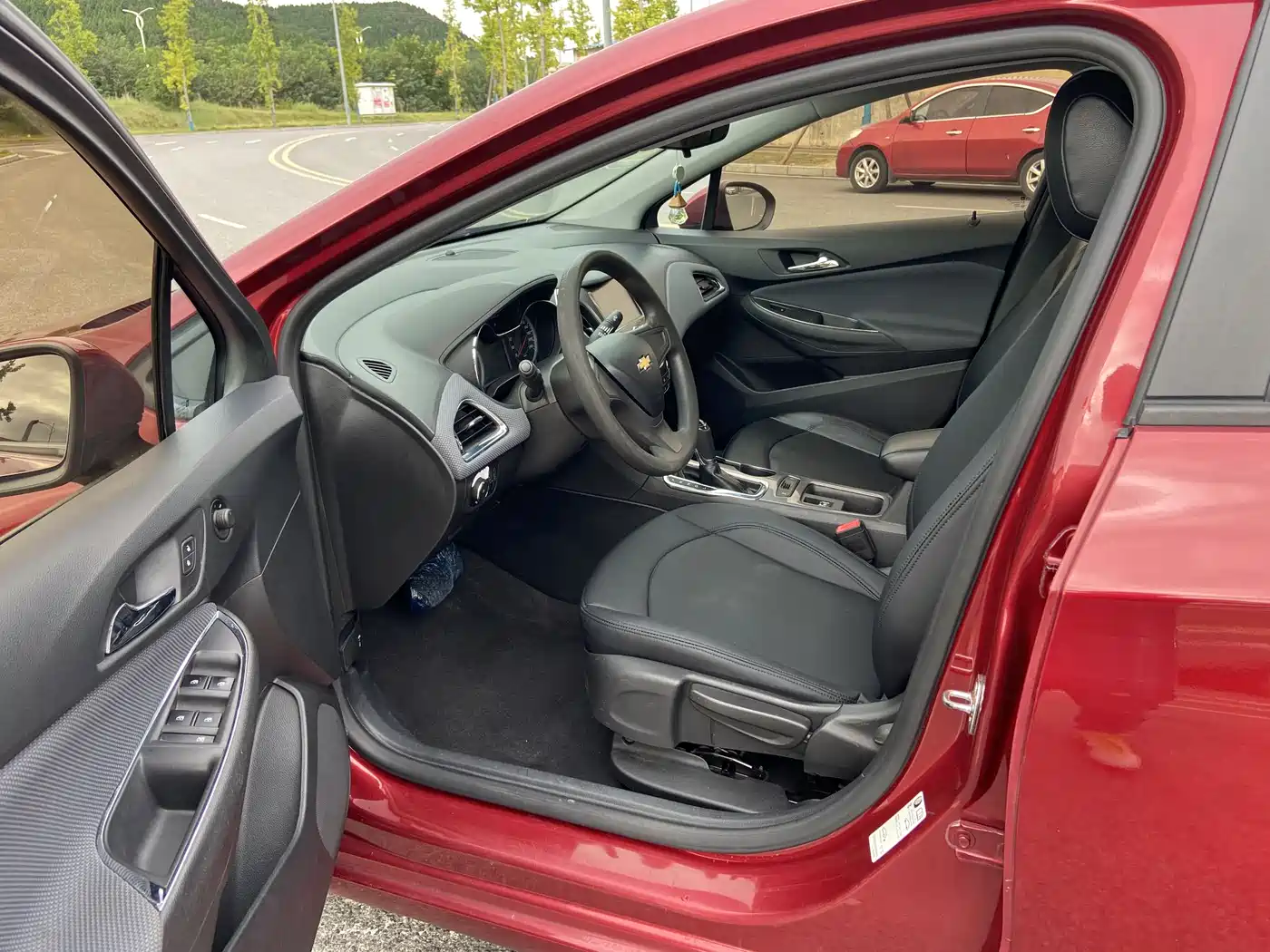 Chevrolet Cruze 2018 320 Automatic Pioneer Sunroof Edition фото 7