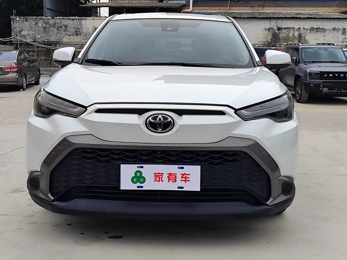 Toyota Frontlander 2023 2.0L CVT Luxury Edition фото 2