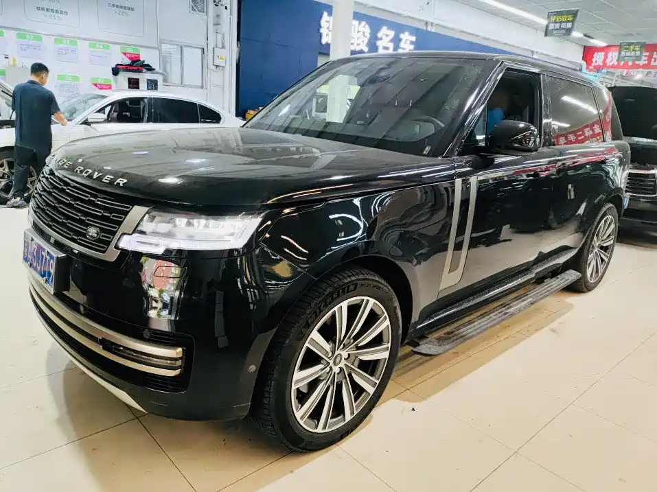 Land Rover Range Rover 2023 3.0 L6 400PS Golden Age 7-Seater Long Wheelbase