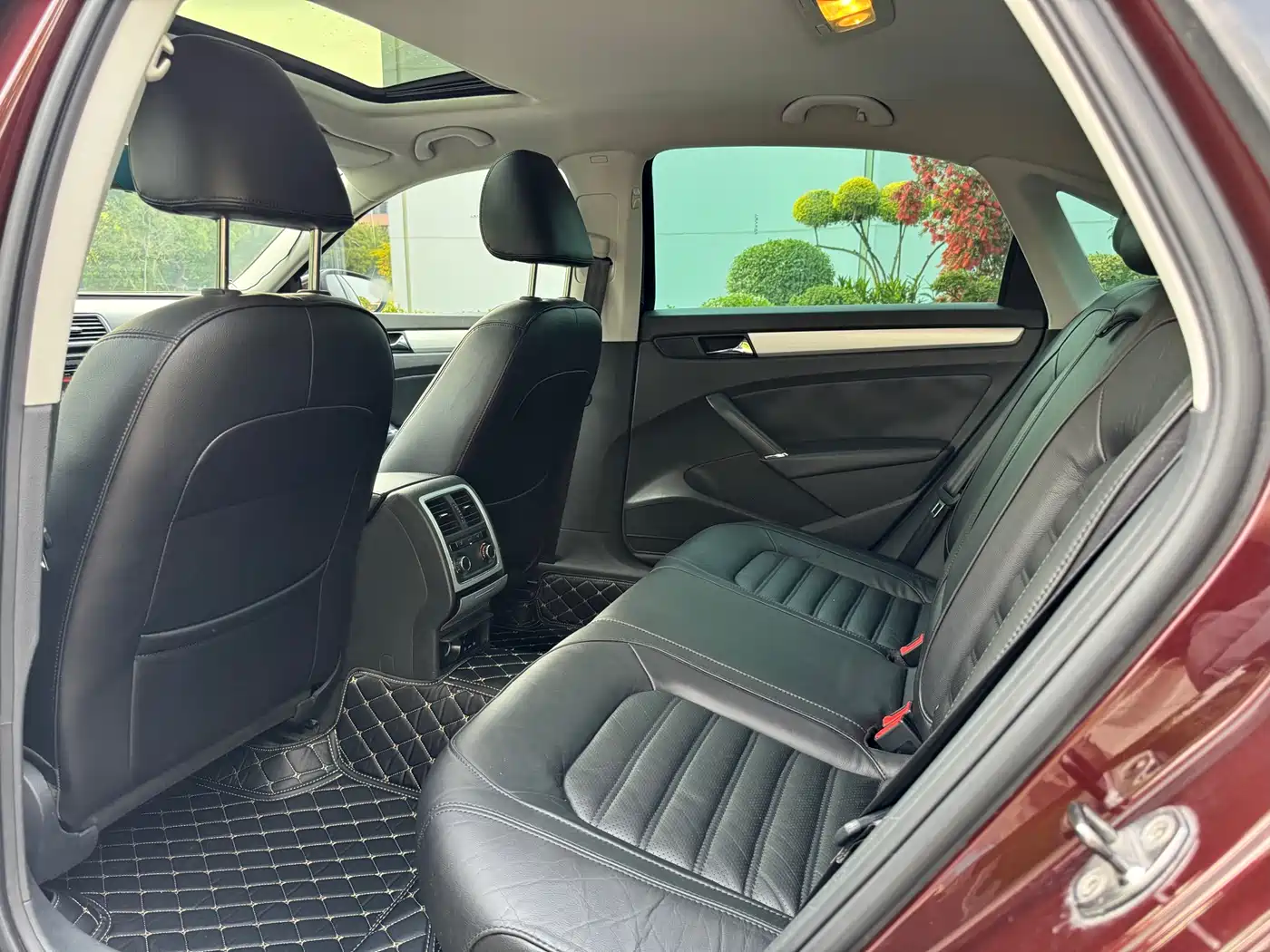 Volkswagen Passat 2013 2.0TSI DSG Yuzun фото 8