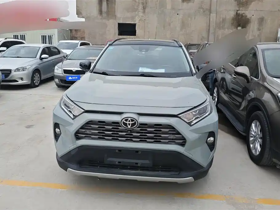 Toyota RAV4 Rongfang 2020 2.0L CVT 4WD Premium Edition фото 2