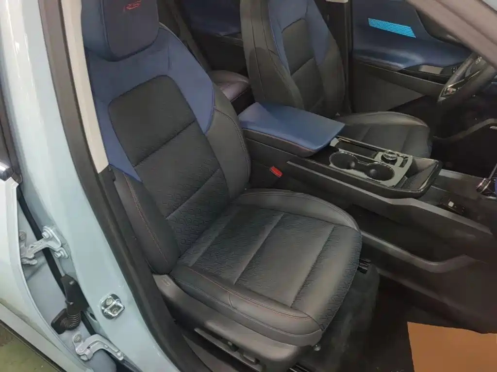 Chevrolet Equinox Plus 2026 2024 102km RS Ultimate Edition