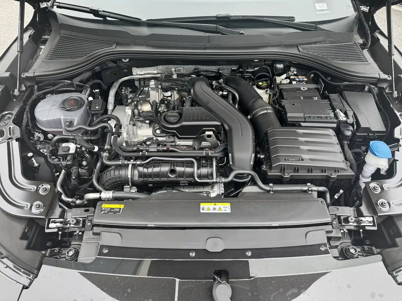 Volkswagen Magotan 2026 300TSI Premium Edition фото 5
