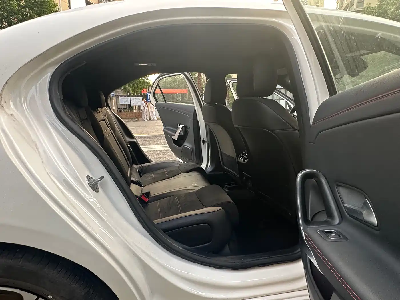 Mercedes-Benz A-Class 2023 A 200 L Fashion фото 16