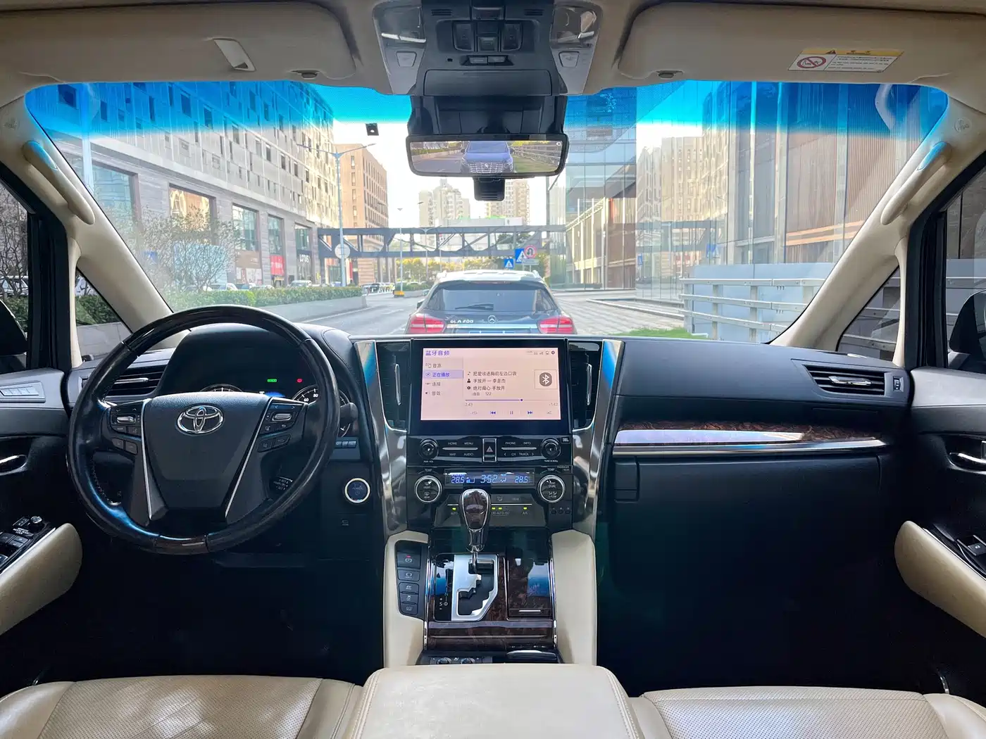 Toyota Alphard 2020 Hybrid 2.5L Luxury Edition фото 10