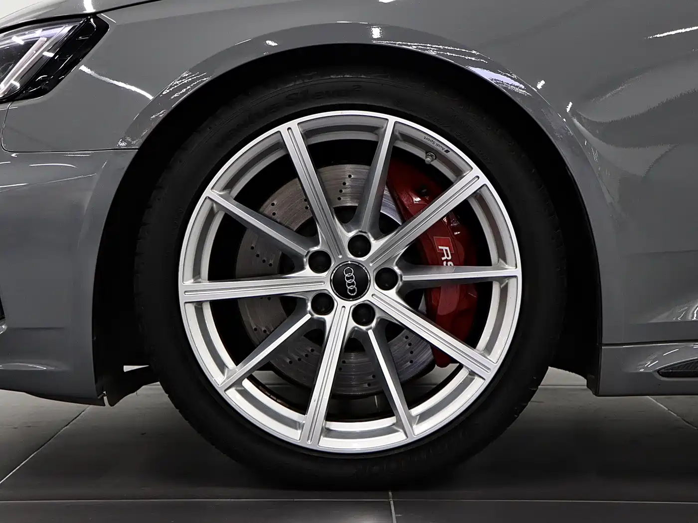 Audi RS 4 2019 RS 4 2.9T Avant фото 8