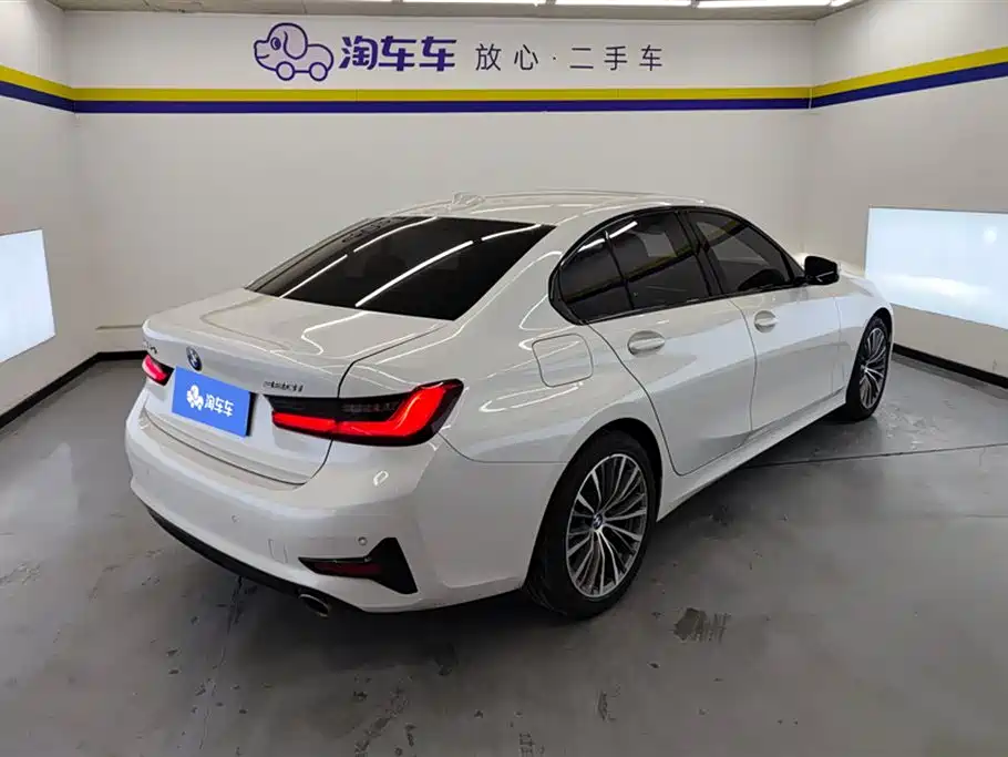BMW 3 Series 2021 320i Sport Package фото 3