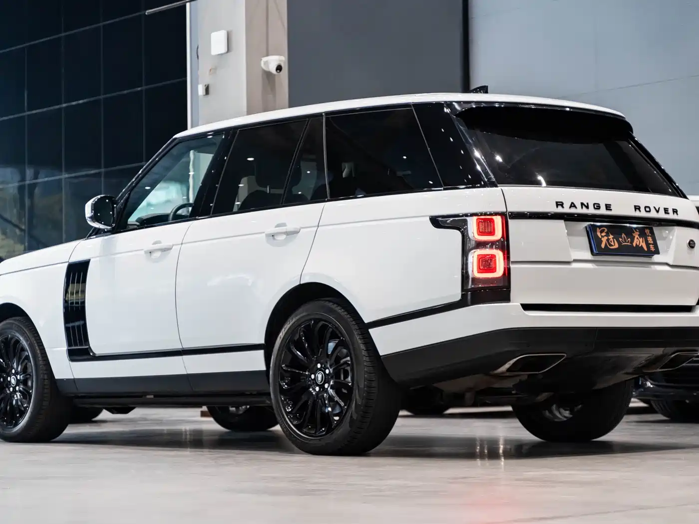 Land Rover Range Rover 2018 3.0 SC V6 Golden Age Edition фото 5