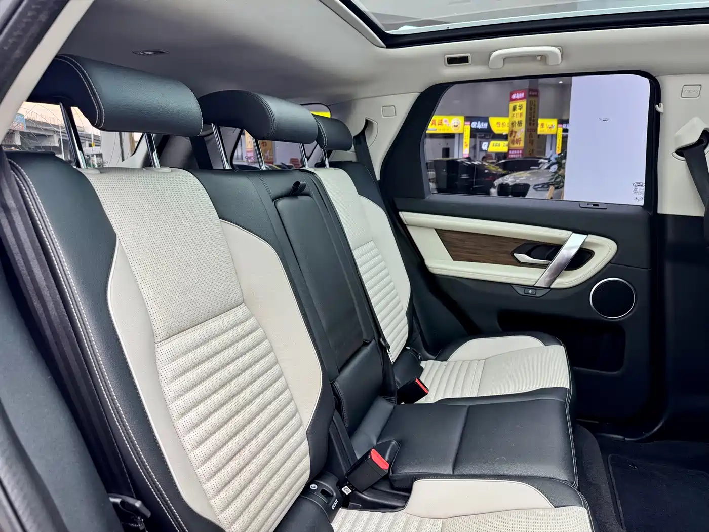 Land Rover Discovery Sport 2020 249PS R-Dynamic Performance Tech 7-seater фото 12