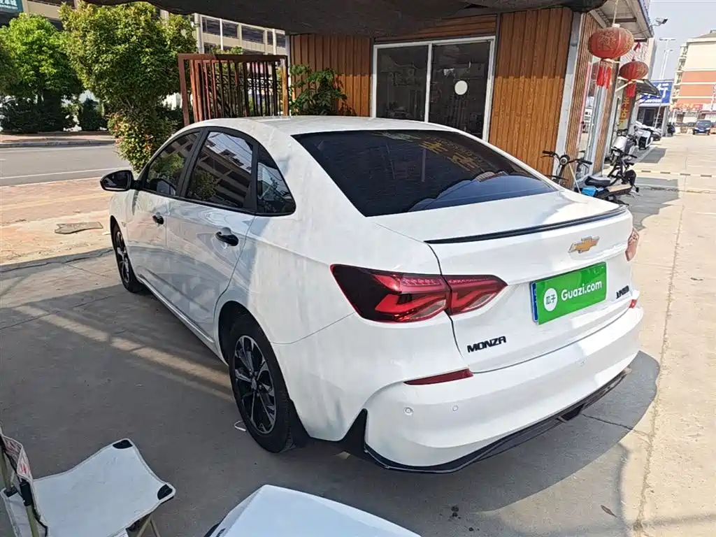 CHEVROLET CRUZE