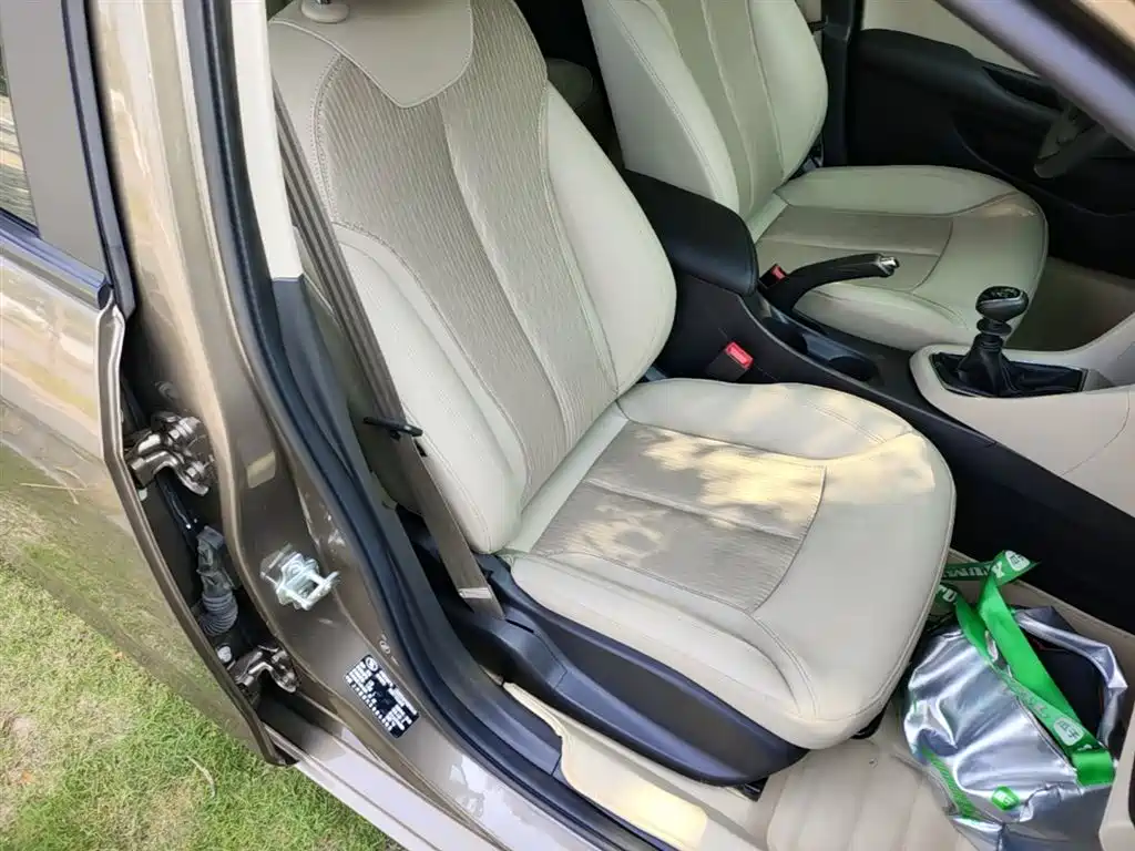Buick Excelle 2016 15N Manual Elite фото 25