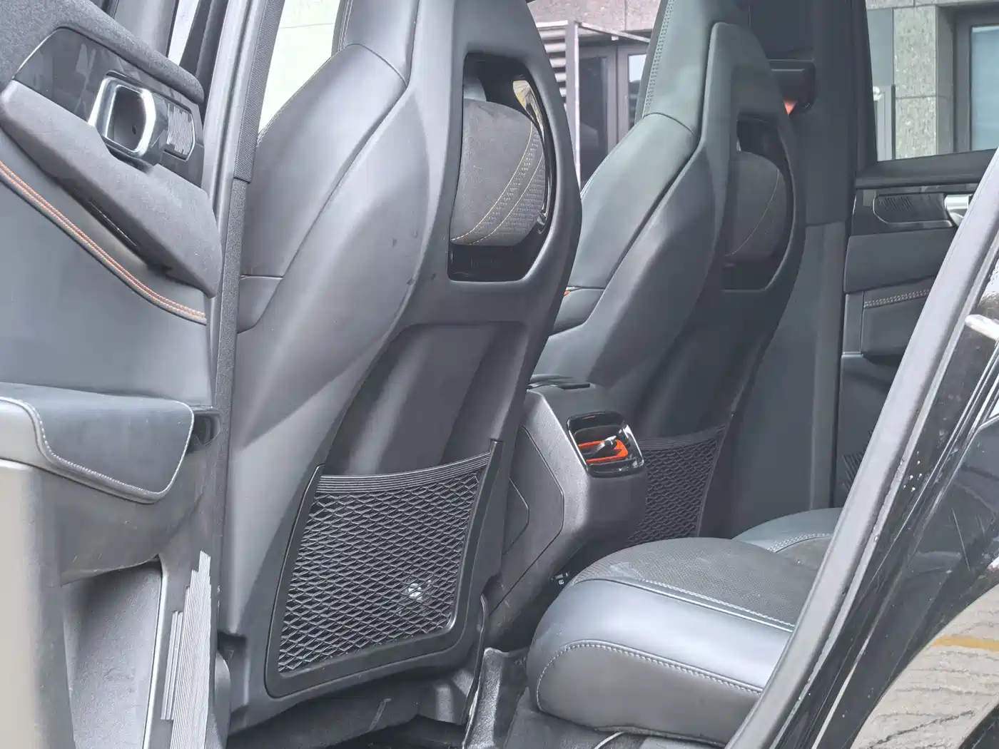 LYNK & CO. 02 HATCHBACK