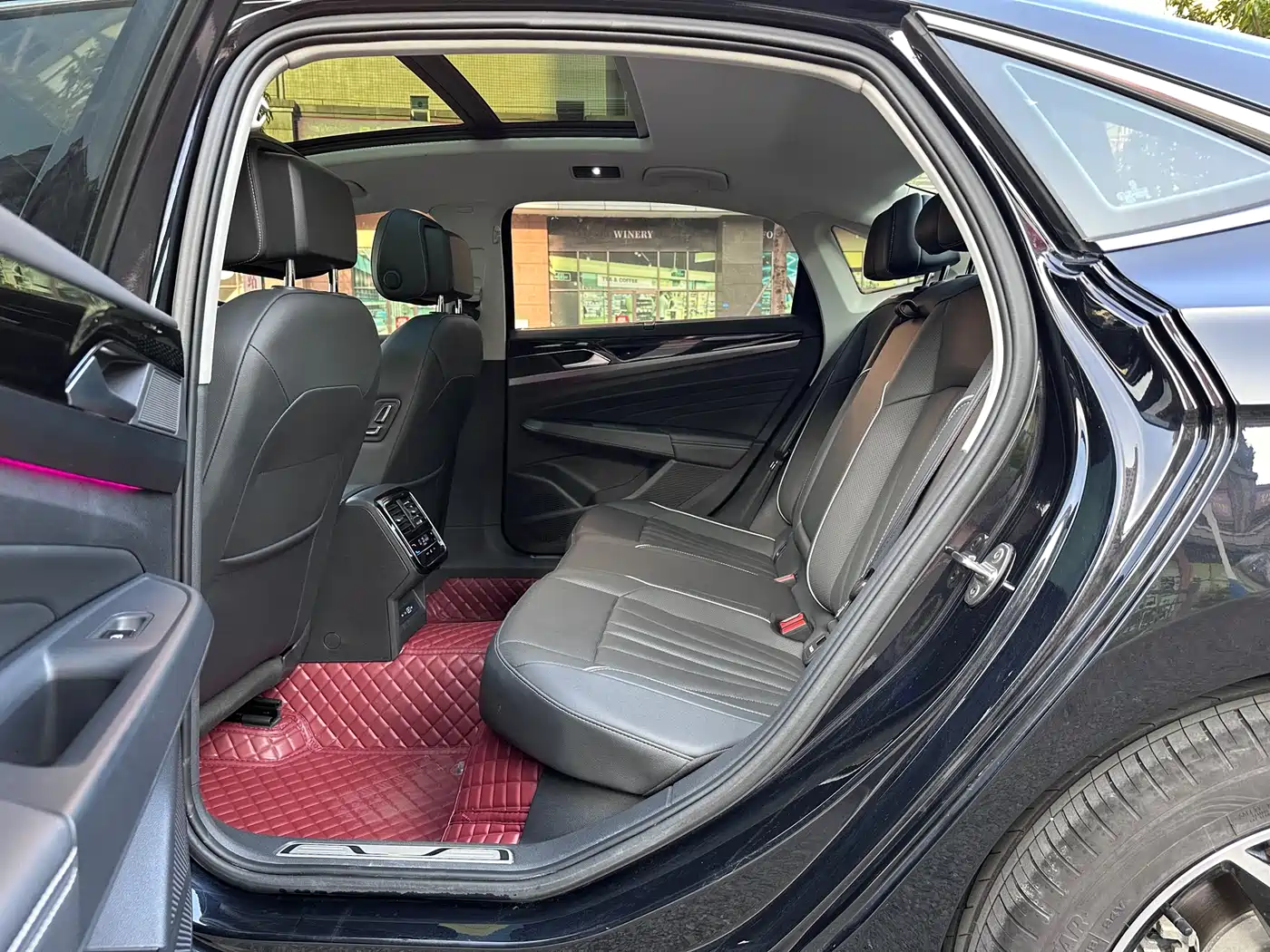 Volkswagen Passat 2024 380TSI Starlight Luxury Edition фото 15