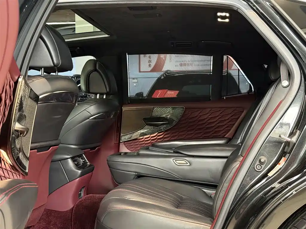 Lexus LS 2021 500h Executive Edition фото 18