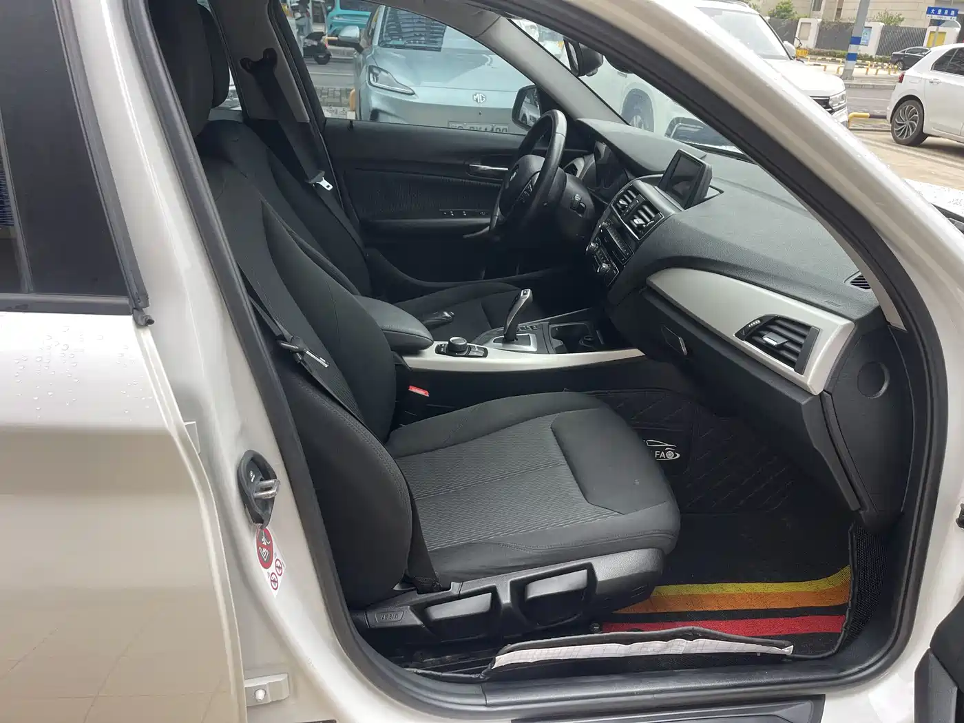 BMW 1 Series (Import) 2016 118i Leading фото 6