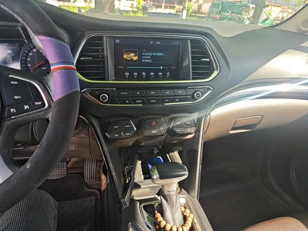 GAC Trumpchi Trumpchi GS4 2016 235T G-DCT Luxury Edition фото 6