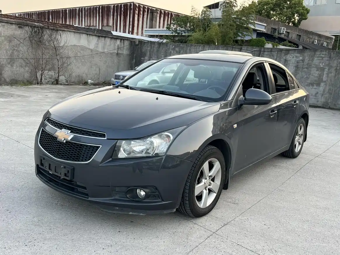 Chevrolet Cruze 2013 Model 1.8L SE AT