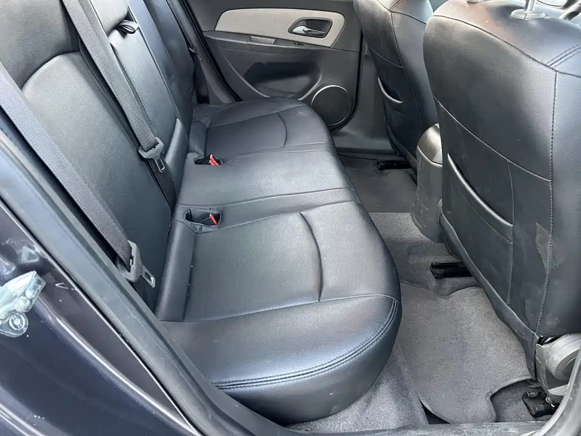 Chevrolet Cruze 2013 Model 1.8L SE AT фото 10