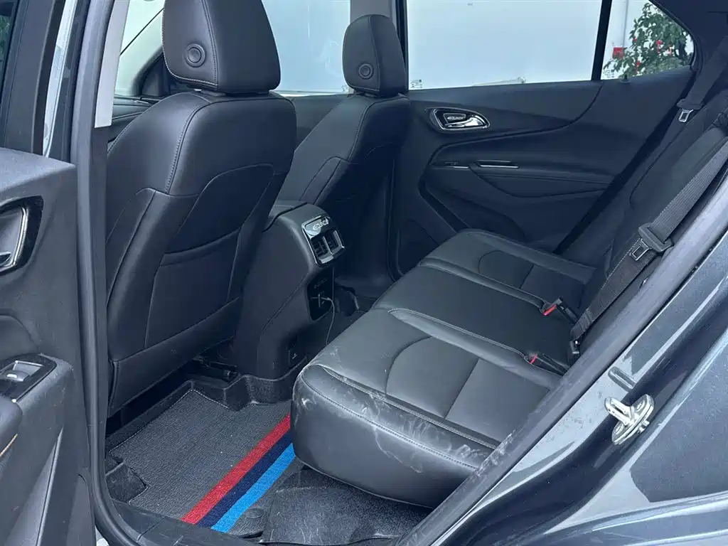 Chevrolet Equinox 2018 550T Automatic 4WD Guardian Edition фото 19