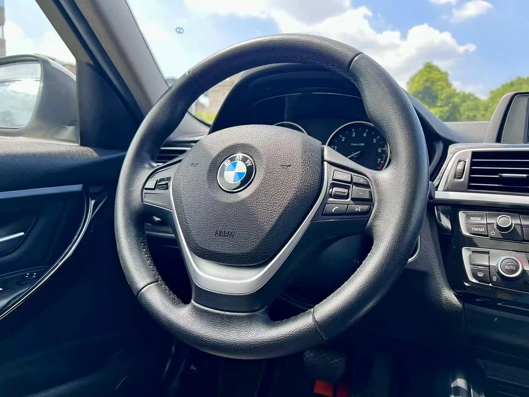Фото 12 - BMW 3 Series
