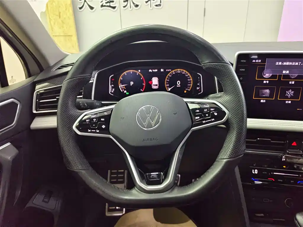 Volkswagen Tiguan L 2022 380TSI Automatic 4WD R-Line Cross Edition 7-Seater фото 14