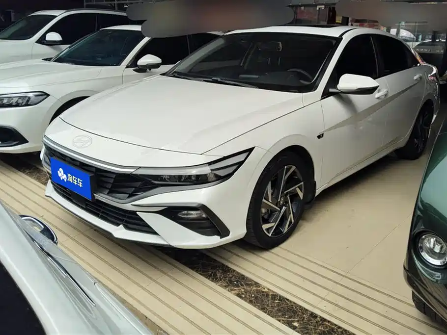 HYUNDAI ELANTRA