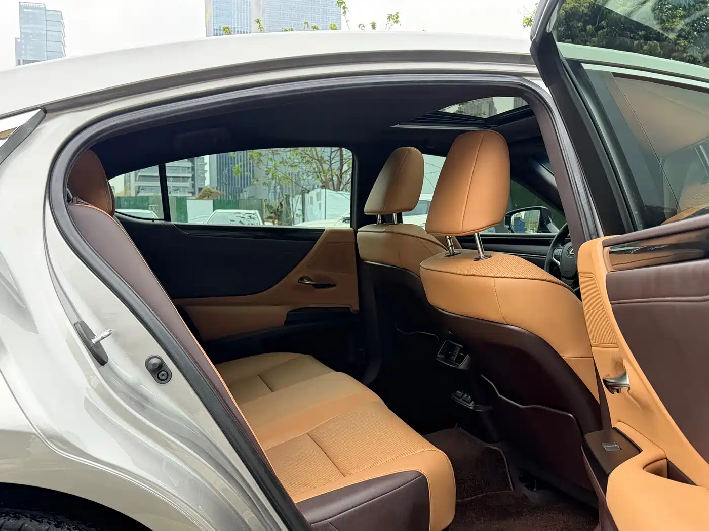 Lexus ES 2021 200 Excellence Edition фото 19