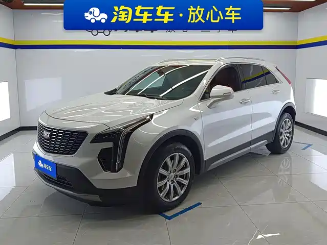 CADILLAC XT4