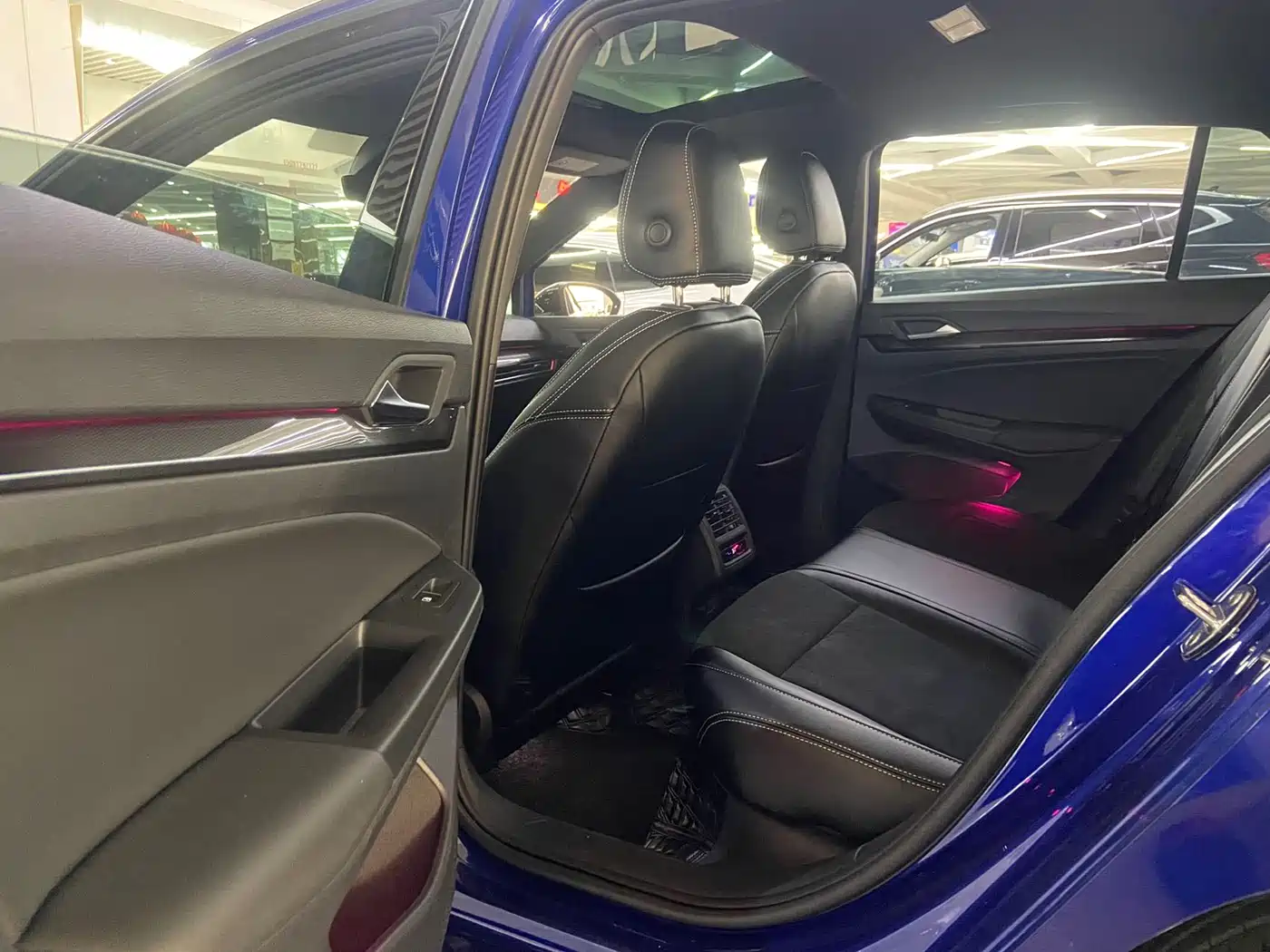 Volkswagen Golf 2021 280TSI DSG R-Line фото 8