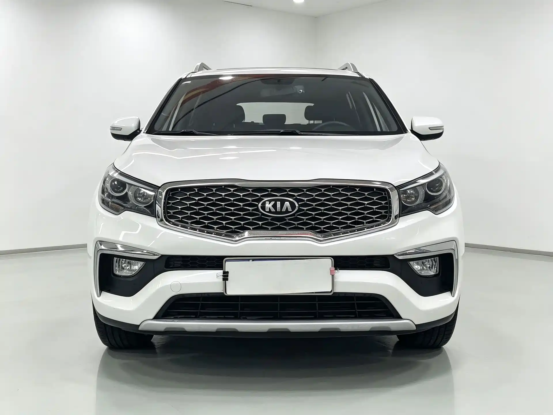 Photo 2 - Kia KX7