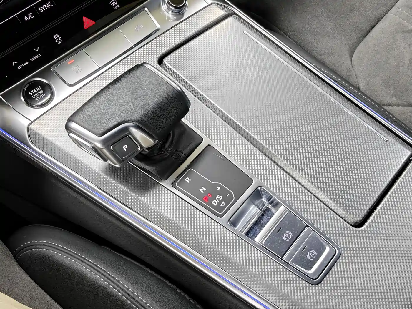 Audi A6L 2023 45 TFSI Premium Selection Elegance фото 11