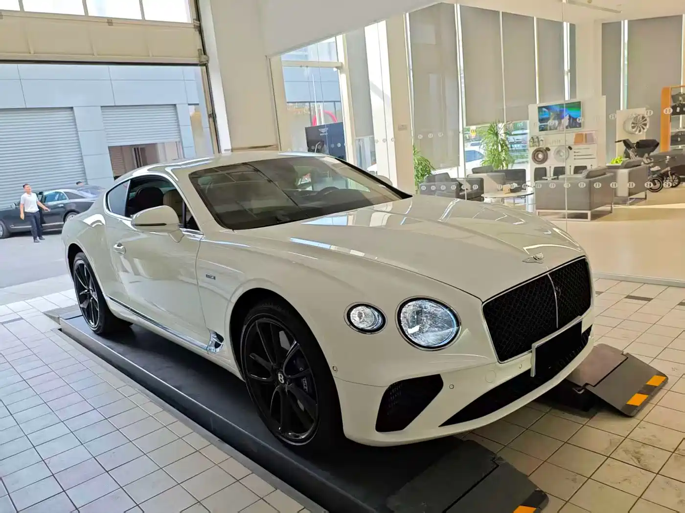 Bentley Continental 2024 2024 GT V8 Edition 8