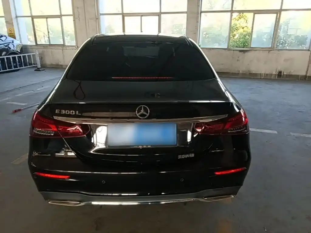 Фото 6 - Mercedes-Benz E-Class