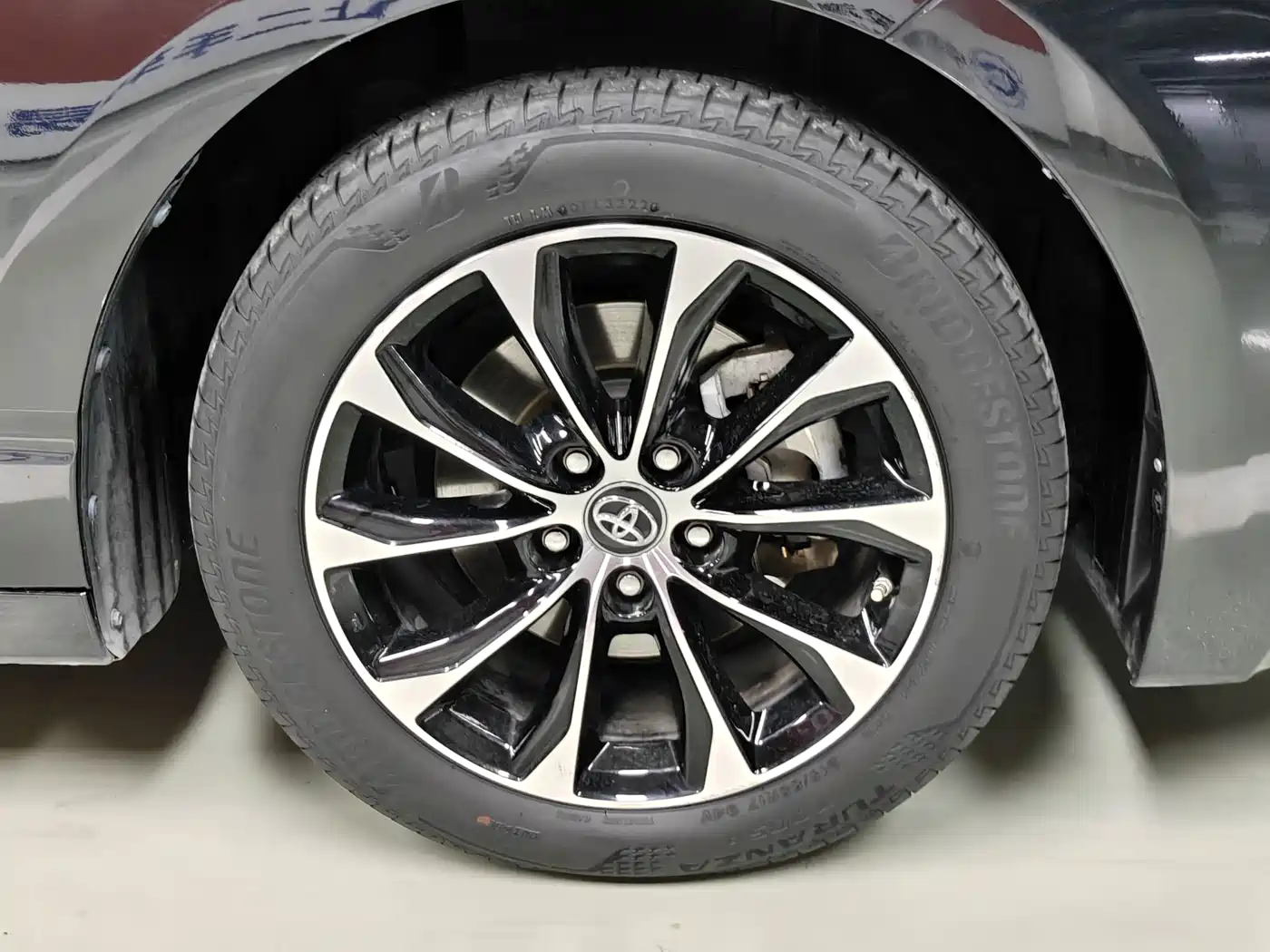 Toyota Avalon 2023 Hybrid 2.5L Luxury Edition фото 18