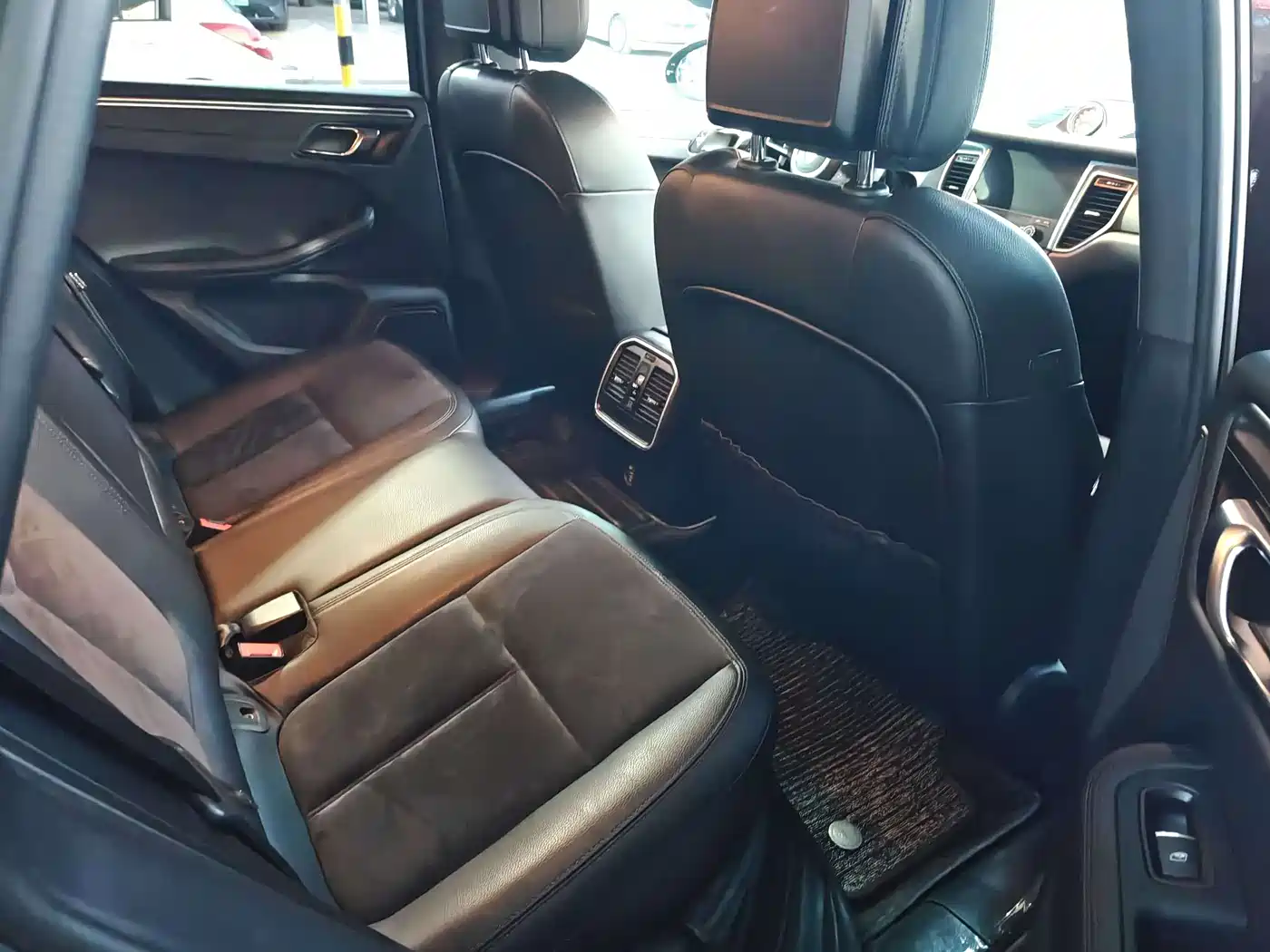 Porsche Macan 2017 Macan 2.0T фото 11