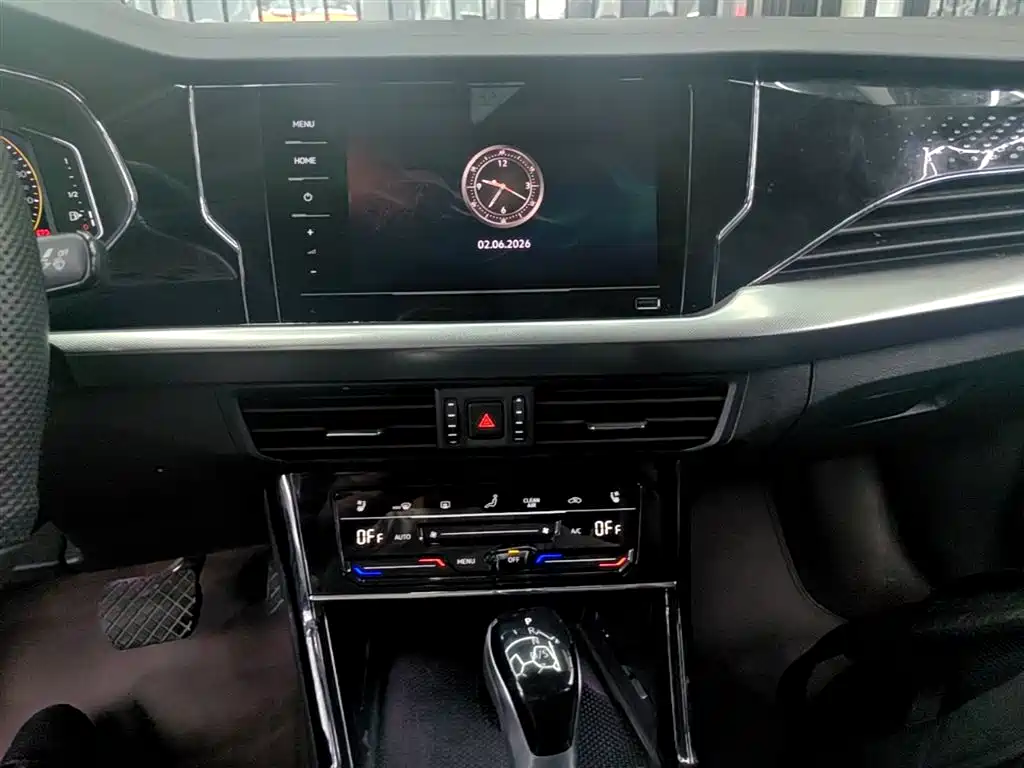 Volkswagen Passat 2024 380TSI Dragon Soaring Edition фото 13