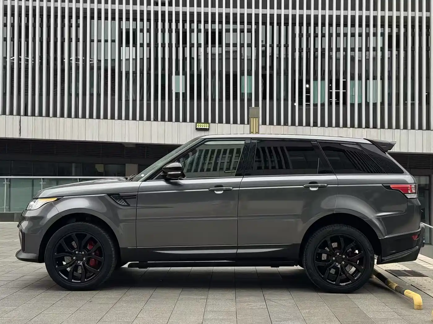 Land Rover Range Rover Sport 2014 5.0 SC V8 Dynamic Genesis Edition фото 5