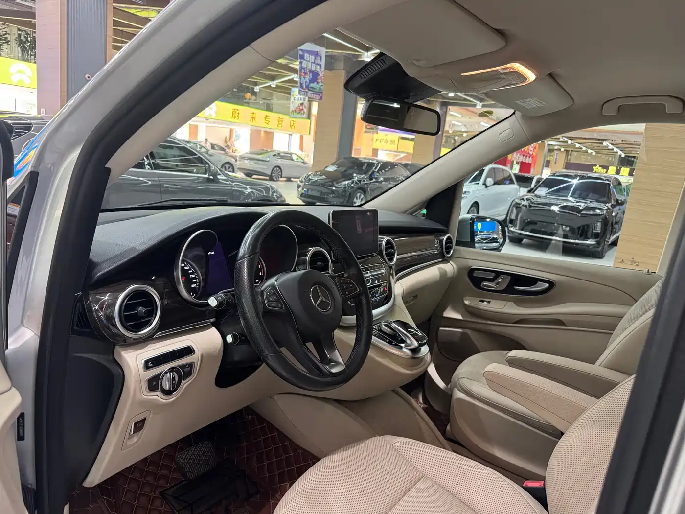 Mercedes-Benz V-Class 2016 V 260 Navigator фото 6