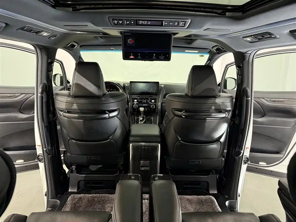 Lexus LM 2020 300h Seven-Seater Elegance Edition фото 15