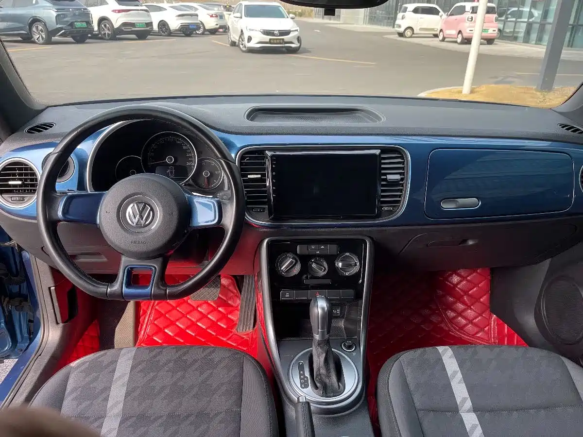 Volkswagen Beetle 2018 180TSI Easy Joy Edition фото 9