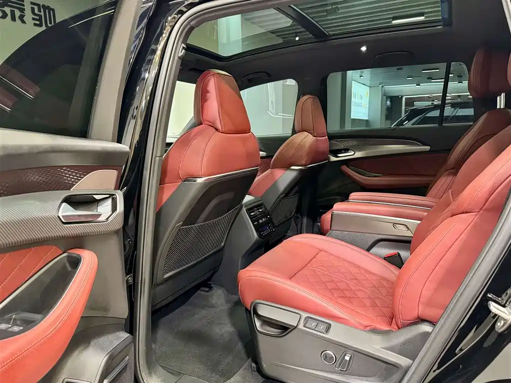 Audi Q6 2024 45 TFSI quattro Black Warrior Edition 6-seater фото 25