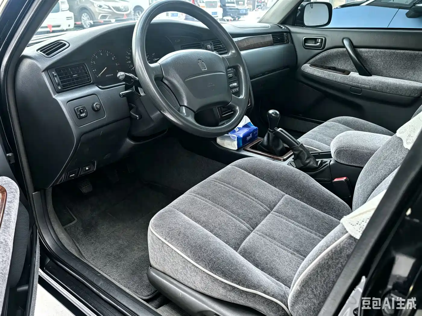 Toyota Crown фото 4