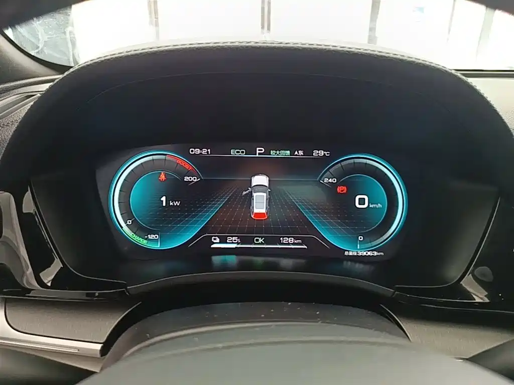 BYD Song PLUS PHEV 2021 EV Premium Model фото 12