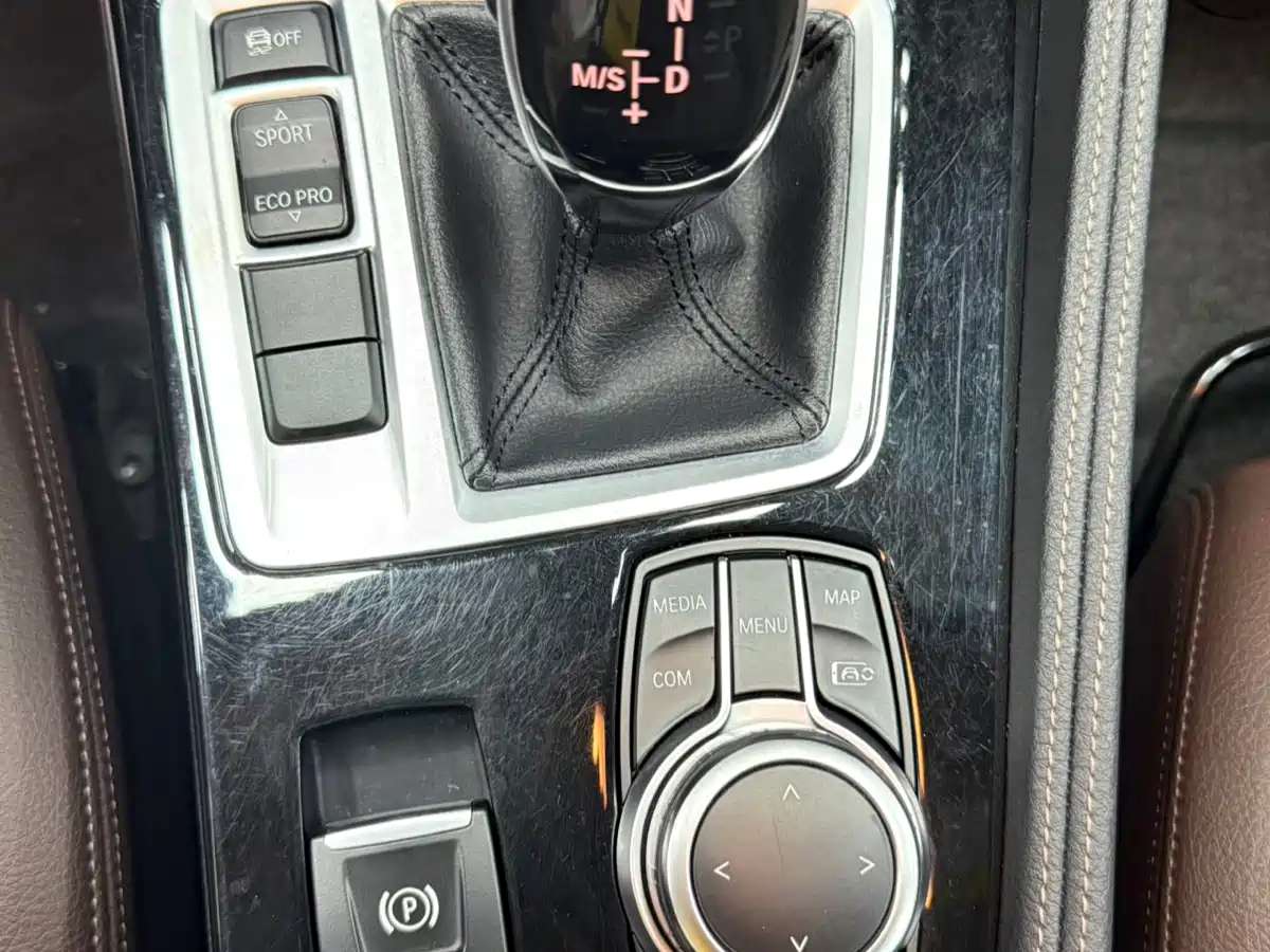 BMW 1 Series 2022 120i M Sport Shadow Edition фото 11