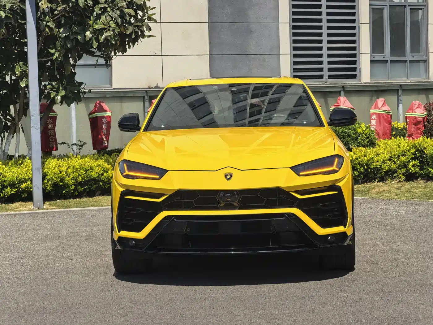 LAMBORGHINI URUS