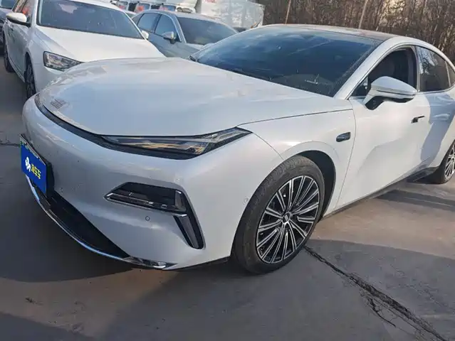 GEELY GALAXY GALAXY SPARKLE 8